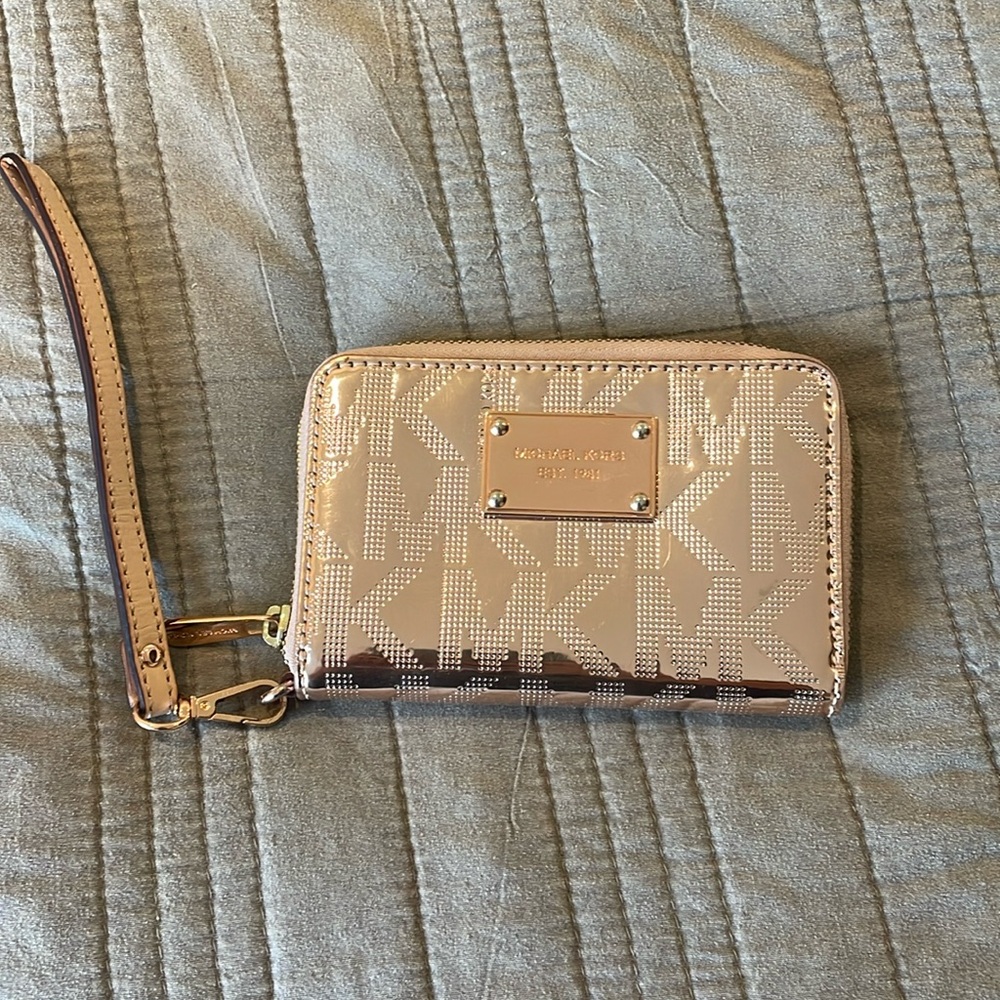 Rose gold Michael Kors change purse
